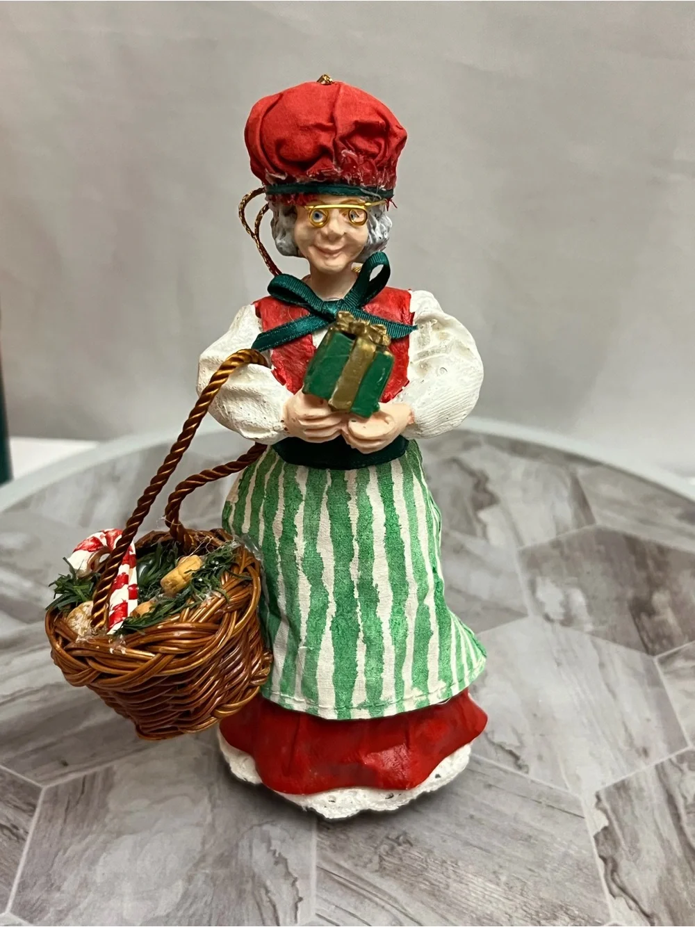 Classic Collectibles Mrs. Claus Christmas Figurine Ornament 1994 w/ Box